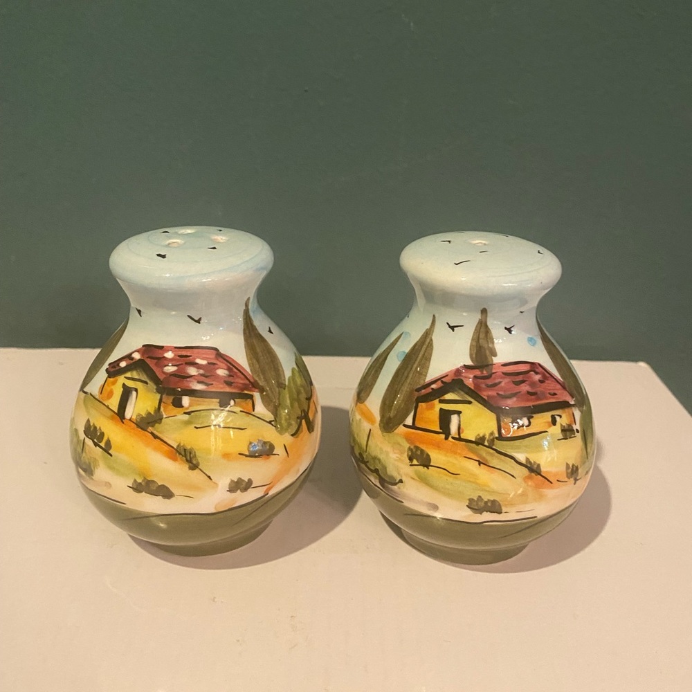 Hand painted Salt and Pepper Shakers - Italian Tuscan Countryside